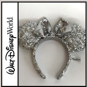 Disney Parks authentic Minnie Mouse ears headband